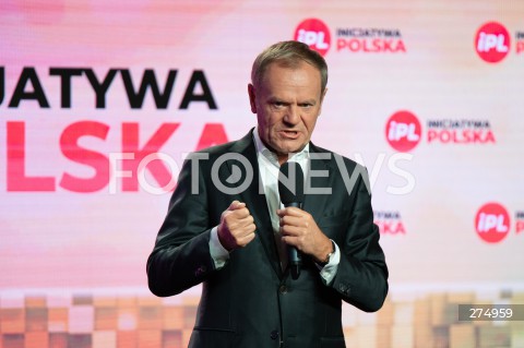  22.10.2022 WARSZAWA<br />
KONWENCJA PARTII INICJATYWA POLSKA<br />
OPIEKUNCZA POLSKA<br />
N/Z DONALD TUSK<br />
FOT. MARCIN BANASZKIEWICZ/FOTONEWS 