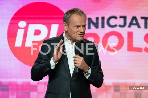  22.10.2022 WARSZAWA<br />
KONWENCJA PARTII INICJATYWA POLSKA<br />
OPIEKUNCZA POLSKA<br />
N/Z DONALD TUSK<br />
FOT. MARCIN BANASZKIEWICZ/FOTONEWS 