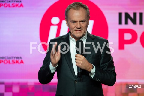  22.10.2022 WARSZAWA<br />
KONWENCJA PARTII INICJATYWA POLSKA<br />
OPIEKUNCZA POLSKA<br />
N/Z DONALD TUSK<br />
FOT. MARCIN BANASZKIEWICZ/FOTONEWS 