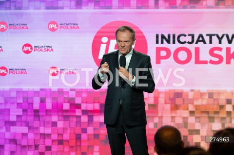  22.10.2022 WARSZAWA<br />
KONWENCJA PARTII INICJATYWA POLSKA<br />
OPIEKUNCZA POLSKA<br />
N/Z DONALD TUSK<br />
FOT. MARCIN BANASZKIEWICZ/FOTONEWS 