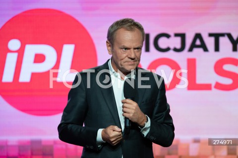  22.10.2022 WARSZAWA<br />
KONWENCJA PARTII INICJATYWA POLSKA<br />
OPIEKUNCZA POLSKA<br />
N/Z DONALD TUSK<br />
FOT. MARCIN BANASZKIEWICZ/FOTONEWS 