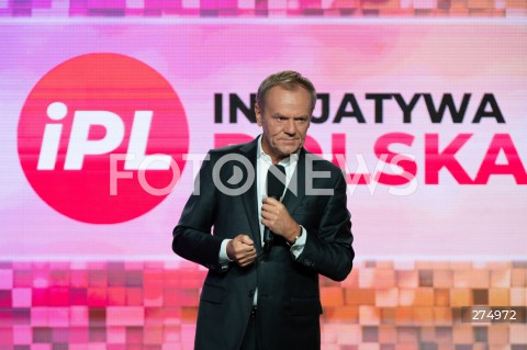  22.10.2022 WARSZAWA<br />
KONWENCJA PARTII INICJATYWA POLSKA<br />
OPIEKUNCZA POLSKA<br />
N/Z DONALD TUSK<br />
FOT. MARCIN BANASZKIEWICZ/FOTONEWS 