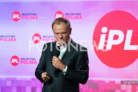  22.10.2022 WARSZAWA<br />
KONWENCJA PARTII INICJATYWA POLSKA<br />
OPIEKUNCZA POLSKA<br />
N/Z DONALD TUSK<br />
FOT. MARCIN BANASZKIEWICZ/FOTONEWS 