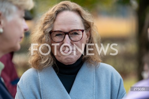  27.10.2022 WARSZAWA<br />
UROCZYSTOSC SADZENIA 3 TYS. CEBULEK TULIPANOW IRENA SENDLER<br />
N/Z EWA MALINOWSKA GRUPINSKA<br />
FOT. MARCIN BANASZKIEWICZ/FOTONEWS  