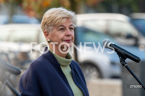  27.10.2022 WARSZAWA<br />
UROCZYSTOSC SADZENIA 3 TYS. CEBULEK TULIPANOW IRENA SENDLER<br />
N/Z DAPHNE BERGSMA<br />
FOT. MARCIN BANASZKIEWICZ/FOTONEWS  