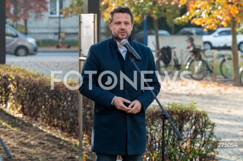  27.10.2022 WARSZAWA<br />
UROCZYSTOSC SADZENIA 3 TYS. CEBULEK TULIPANOW IRENA SENDLER<br />
N/Z RAFAL TRZASKOWSKI<br />
FOT. MARCIN BANASZKIEWICZ/FOTONEWS  