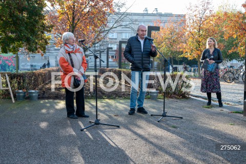  27.10.2022 WARSZAWA<br />
UROCZYSTOSC SADZENIA 3 TYS. CEBULEK TULIPANOW IRENA SENDLER<br />
N/Z JANINA ZGRZEMBSKA ZYGMUNT STEPINSKI<br />
FOT. MARCIN BANASZKIEWICZ/FOTONEWS  