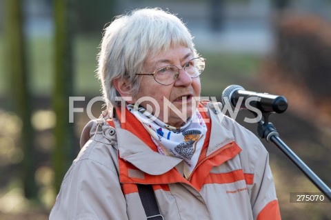  27.10.2022 WARSZAWA<br />
UROCZYSTOSC SADZENIA 3 TYS. CEBULEK TULIPANOW IRENA SENDLER<br />
N/Z JANINA ZGRZEMBSKA<br />
FOT. MARCIN BANASZKIEWICZ/FOTONEWS  