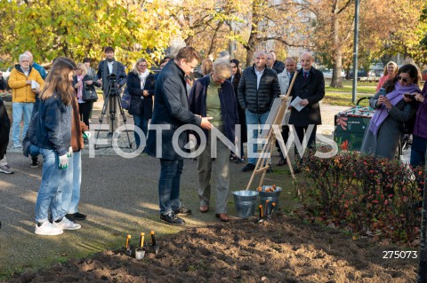 uroczystość sadzenia 3 tys. cebulek tulipanów nazwanych na cześć Ireny Sendler w Warszawie