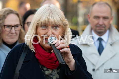  27.10.2022 WARSZAWA<br />
UROCZYSTOSC SADZENIA 3 TYS. CEBULEK TULIPANOW IRENA SENDLER<br />
N/Z ELZBIETA FICOWSKA<br />
FOT. MARCIN BANASZKIEWICZ/FOTONEWS  