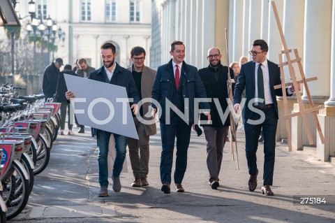  28.10.2022 WARSZAWA<br />
KONFERENCJA PRASOWA SOLIDARNEJ POLSKI<br />
PARALIZ KOMUNIKACYJNY W M. ST. WARSZAWA <br />
N/Z CEZARY WASIK PAWEL SZABLOWSKI SEBASTIAN KALETA ERNEST KOBYLINSKI DAMIAN KOWALCZYK<br />
FOT. MARCIN BANASZKIEWICZ/FOTONEWS  