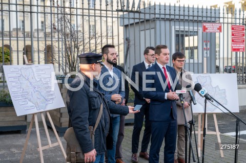  28.10.2022 WARSZAWA<br />
KONFERENCJA PRASOWA SOLIDARNEJ POLSKI<br />
PARALIZ KOMUNIKACYJNY W M. ST. WARSZAWA <br />
N/Z CEZARY WASIK PAWEL SZABLOWSKI SEBASTIAN KALETA ERNEST KOBYLINSKI DAMIAN KOWALCZYK<br />
FOT. MARCIN BANASZKIEWICZ/FOTONEWS  