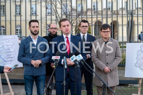  28.10.2022 WARSZAWA<br />
KONFERENCJA PRASOWA SOLIDARNEJ POLSKI<br />
PARALIZ KOMUNIKACYJNY W M. ST. WARSZAWA <br />
N/Z CEZARY WASIK PAWEL SZABLOWSKI SEBASTIAN KALETA ERNEST KOBYLINSKI DAMIAN KOWALCZYK<br />
FOT. MARCIN BANASZKIEWICZ/FOTONEWS  