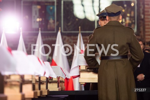  04.11.2022 GDANSK<br />
POGRZEB OBRONCOW WESTERPLATTE W GDANSKU. UROCZYSTOSC W KOCIELE SW BRYGIDY W GDANSKU<br />
N/Z ZOLNIERZE TRUMNA HENRYK SUCHARSKI<br />
 