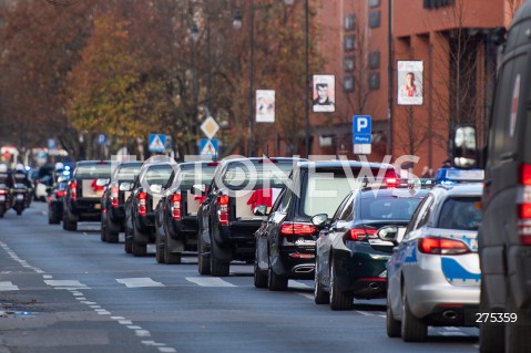  04.11.2022 GDANSK<br />
POGRZEB OBRONCOW WESTERPLATTE W GDANSKU. UROCZYSTOSC W KOCIELE SW BRYGIDY W GDANSKU<br />
N/Z KOLUMNA WIOZACA TRUMNY OBRONCY WESTERPLATTE<br />
 