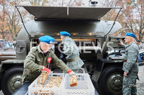  11.11.2022 GDANSK<br />
XX PARADA NIEPODLEGLOSCI W GDANSKU<br />
TLUMY NA PARADZIE ORGANIZOWANEJ W GDANSKU Z OKAZJI SWIETA NIEPODLEGLOSCI<br />
N/Z WOJSKOWA PIEKARNIA POLOWA<br />
 