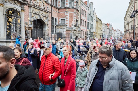  11.11.2022 GDANSK<br />
XX PARADA NIEPODLEGLOSCI W GDANSKU<br />
TLUMY NA PARADZIE ORGANIZOWANEJ W GDANSKU Z OKAZJI SWIETA NIEPODLEGLOSCI<br />
N/Z UCZESTNICY PARADY<br />
 