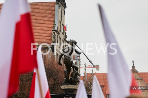  11.11.2022 GDANSK<br />
XX PARADA NIEPODLEGLOSCI W GDANSKU<br />
TLUMY NA PARADZIE ORGANIZOWANEJ W GDANSKU Z OKAZJI SWIETA NIEPODLEGLOSCI<br />
N/Z NAPTUN FLAGA POLSKI<br />
 