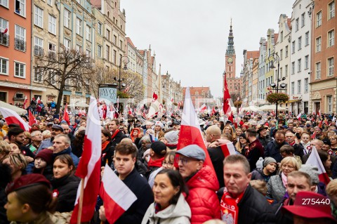  11.11.2022 GDANSK<br />
XX PARADA NIEPODLEGLOSCI W GDANSKU<br />
TLUMY NA PARADZIE ORGANIZOWANEJ W GDANSKU Z OKAZJI SWIETA NIEPODLEGLOSCI<br />
N/Z UCZESTNICY PARADY<br />
 