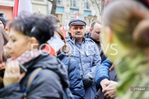  11.11.2022 GDANSK<br />
XX PARADA NIEPODLEGLOSCI W GDANSKU<br />
TLUMY NA PARADZIE ORGANIZOWANEJ W GDANSKU Z OKAZJI SWIETA NIEPODLEGLOSCI<br />
N/Z MARSZALEK JOZEF PILSUDSKI REKONSTRUKTOR<br />
 
