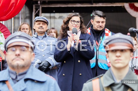  11.11.2022 GDANSK<br />
XX PARADA NIEPODLEGLOSCI W GDANSKU<br />
TLUMY NA PARADZIE ORGANIZOWANEJ W GDANSKU Z OKAZJI SWIETA NIEPODLEGLOSCI<br />
N/Z ALEKSANDRA DULKIEWICZ REKONSTRUKTORZY<br />
 