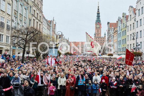  11.11.2022 GDANSK<br />
XX PARADA NIEPODLEGLOSCI W GDANSKU<br />
TLUMY NA PARADZIE ORGANIZOWANEJ W GDANSKU Z OKAZJI SWIETA NIEPODLEGLOSCI<br />
N/Z UCZESTNICY PARADY<br />
 