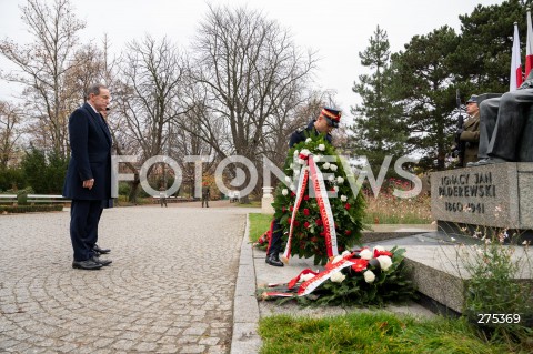  11.11.2022 WARSZAWA<br />
SWIETO NIEPODLEGLOSCI<br />
SKLADANIE WIENCOW POD POMNIKIEM IGNACEGO JANA PADEREWSKIEGO<br />
N/Z MARSZALEK SENATU TOMASZ GRODZKI<br />
FOT. MARCIN BANASZKIEWICZ/FOTONEWS  