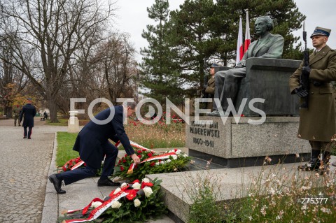  11.11.2022 WARSZAWA<br />
SWIETO NIEPODLEGLOSCI<br />
SKLADANIE WIENCOW POD POMNIKIEM IGNACEGO JANA PADEREWSKIEGO<br />
N/Z MARSZALEK SENATU TOMASZ GRODZKI<br />
FOT. MARCIN BANASZKIEWICZ/FOTONEWS  