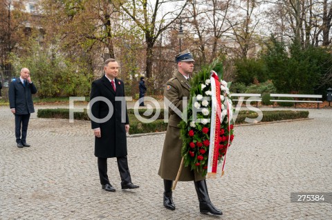  11.11.2022 WARSZAWA<br />
SWIETO NIEPODLEGLOSCI<br />
SKLADANIE WIENCOW POD POMNIKIEM IGNACEGO JANA PADEREWSKIEGO<br />
N/Z PREZYDENT ANDRZEJ DUDA<br />
FOT. MARCIN BANASZKIEWICZ/FOTONEWS  