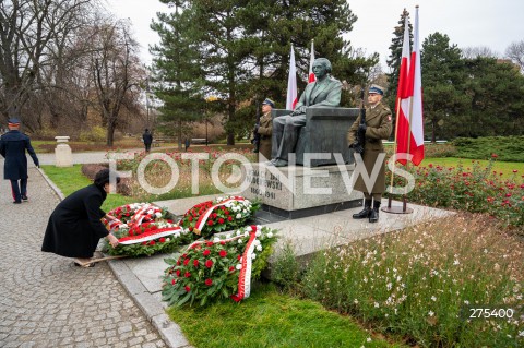  11.11.2022 WARSZAWA<br />
SWIETO NIEPODLEGLOSCI<br />
SKLADANIE WIENCOW POD POMNIKIEM IGNACEGO JANA PADEREWSKIEGO<br />
N/Z MARSZALEK SEJMU ELZBIETA WITEK<br />
FOT. MARCIN BANASZKIEWICZ/FOTONEWS  