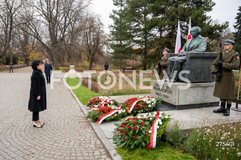  11.11.2022 WARSZAWA<br />
SWIETO NIEPODLEGLOSCI<br />
SKLADANIE WIENCOW POD POMNIKIEM IGNACEGO JANA PADEREWSKIEGO<br />
N/Z MARSZALEK SEJMU ELZBIETA WITEK<br />
FOT. MARCIN BANASZKIEWICZ/FOTONEWS  