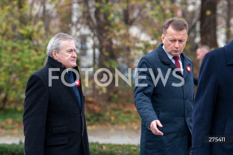  11.11.2022 WARSZAWA<br />
SWIETO NIEPODLEGLOSCI<br />
SKLADANIE WIENCOW POD POMNIKIEM IGNACEGO JANA PADEREWSKIEGO<br />
N/Z PIOTR GLINSKI MARIUSZ BLASZCZAK<br />
FOT. MARCIN BANASZKIEWICZ/FOTONEWS  