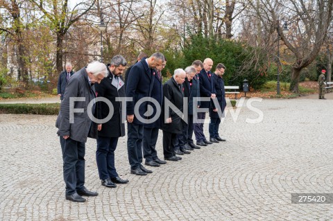  11.11.2022 WARSZAWA<br />
SWIETO NIEPODLEGLOSCI<br />
SKLADANIE WIENCOW POD POMNIKIEM IGNACEGO JANA PADEREWSKIEGO<br />
N/Z RYSZARD TERLECKI KRZYSZTOF SOBOLEWSKI MATEUSZ MORAWIECKI JAROSLAW KACZYNSKI PIOTR GLINSKI MARIUSZ BLASZCZAK RADOSLAW FOGIEL MAREK PEK<br />
FOT. MARCIN BANASZKIEWICZ/FOTONEWS  