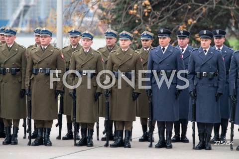  12.11.2022 WARSZAWA<br />
UROCZYSTOSCI POGRZEBOWE PREZYDENTOW RP NA UCHODZSTWIE<br />
N/Z ODDZIAL REPREZENTACYJNY WOJSKA POLSKIEGO I POLICJI<br />
FOT. MARCIN BANASZKIEWICZ/FOTONEWS  