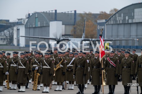  12.11.2022 WARSZAWA<br />
UROCZYSTOSCI POGRZEBOWE PREZYDENTOW RP NA UCHODZSTWIE<br />
N/Z ODDZIAL REPREZENTACYJNY WOJSKA POLSKIEGO<br />
FOT. MARCIN BANASZKIEWICZ/FOTONEWS  