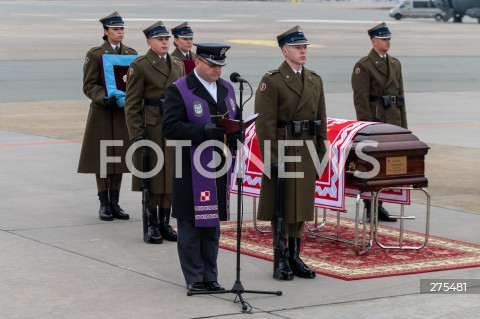  12.11.2022 WARSZAWA<br />
UROCZYSTOSCI POGRZEBOWE PREZYDENTOW RP NA UCHODZSTWIE<br />
N/Z KSIADZ BISKUB MICHAL JANOCHA<br />
FOT. MARCIN BANASZKIEWICZ/FOTONEWS  