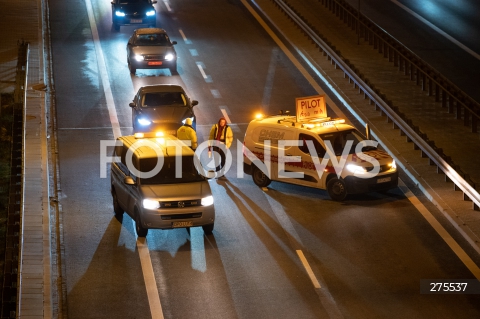  20.11.2022 WARSZAWA<br />
TRANSPORT TARCZY TBM KTORA WYDRAZY TUNEL DROGI EKSPRESOWEJ S19 NA PODKARPACIU <br />
PRZEJAZD PRZEZ WARSZAWE<br />
N/Z KONWOJ Z TARCZA TBM<br />
 