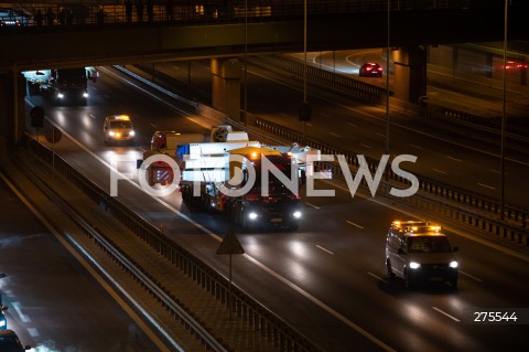  20.11.2022 WARSZAWA<br />
TRANSPORT TARCZY TBM KTORA WYDRAZY TUNEL DROGI EKSPRESOWEJ S19 NA PODKARPACIU <br />
PRZEJAZD PRZEZ WARSZAWE<br />
N/Z KONWOJ Z TARCZA TBM<br />
 