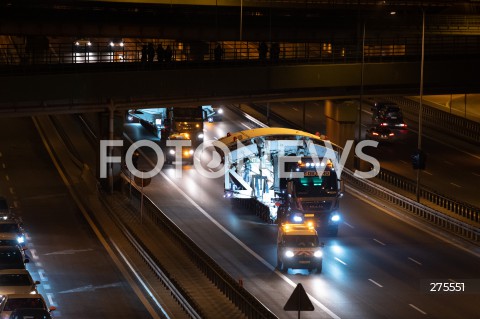  20.11.2022 WARSZAWA<br />
TRANSPORT TARCZY TBM KTORA WYDRAZY TUNEL DROGI EKSPRESOWEJ S19 NA PODKARPACIU <br />
PRZEJAZD PRZEZ WARSZAWE<br />
N/Z KONWOJ Z TARCZA TBM<br />
 