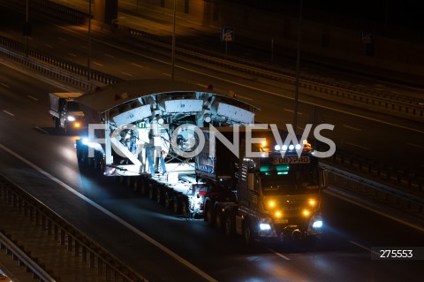  20.11.2022 WARSZAWA<br />
TRANSPORT TARCZY TBM KTORA WYDRAZY TUNEL DROGI EKSPRESOWEJ S19 NA PODKARPACIU <br />
PRZEJAZD PRZEZ WARSZAWE<br />
N/Z KONWOJ Z TARCZA TBM<br />
 