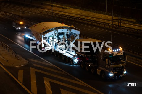  20.11.2022 WARSZAWA<br />
TRANSPORT TARCZY TBM KTORA WYDRAZY TUNEL DROGI EKSPRESOWEJ S19 NA PODKARPACIU <br />
PRZEJAZD PRZEZ WARSZAWE<br />
N/Z KONWOJ Z TARCZA TBM<br />
 