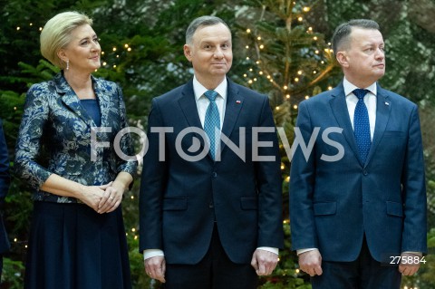  20.12.2022 RZESZOW <br />
MUNDUROWA WIGILIA Z PARA PREZYDENCKA W RZESZOWIE <br />
N/Z PREZYDENT RP ANDRZEJ DUDA Z MALZONKA AGATA KORNHAUSER - DUDA MARIUSZ BLASZCZAK <br />
 