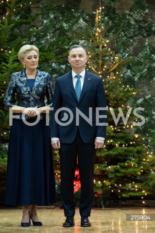  20.12.2022 RZESZOW <br />
MUNDUROWA WIGILIA Z PARA PREZYDENCKA W RZESZOWIE <br />
N/Z PREZYDENT RP ANDRZEJ DUDA Z MALZONKA AGATA KORNHAUSER - DUDA <br />
 