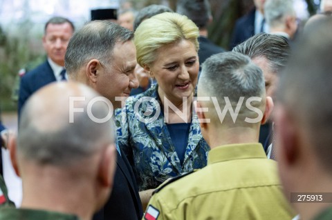  20.12.2022 RZESZOW <br />
MUNDUROWA WIGILIA Z PARA PREZYDENCKA W RZESZOWIE <br />
N/Z PREZYDENT RP ANDRZEJ DUDA Z MALZONKA AGATA KORNHAUSER - DUDA ZYCZENIA <br />
 