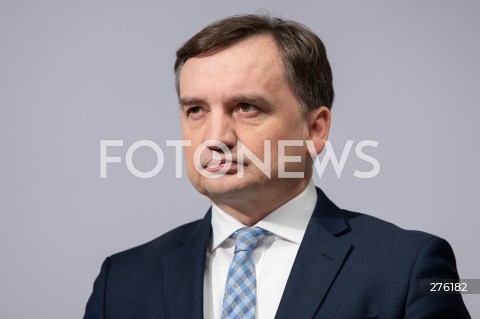  31.01.2023 WARSZAWA<br />
KONFERENCJA PRASOWA MINISTRA SPRAWIEDLIWOSCI ZBIGNIEWA ZIOBRY<br />
OSZCZEDNE I NOWOCZESNE ROZWIAZANIA DLA WIEZIENNICTWA. SYSTEM DOZORU ELEKTRONICZNEGO<br />
N/Z ZBIGNIEW ZIOBRO<br />
FOT. MARCIN BANASZKIEWICZ/FOTONEWS  