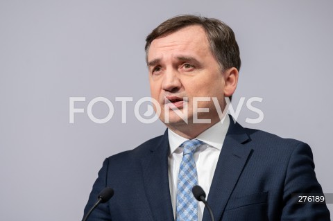  31.01.2023 WARSZAWA<br />
KONFERENCJA PRASOWA MINISTRA SPRAWIEDLIWOSCI ZBIGNIEWA ZIOBRY<br />
OSZCZEDNE I NOWOCZESNE ROZWIAZANIA DLA WIEZIENNICTWA. SYSTEM DOZORU ELEKTRONICZNEGO<br />
N/Z ZBIGNIEW ZIOBRO<br />
FOT. MARCIN BANASZKIEWICZ/FOTONEWS  