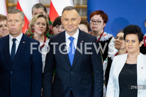  10.02.2023 BRZEZINY <br />
WIZYTA PREZYDENTA ANDRZEJA DUDY W BRZEZINACH<br />
N/Z PREZYDENT ANDRZEJ DUDA RENATA KOBIERA PIOTR CWIK<br />
 