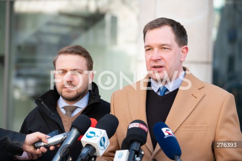  12.02.2023 WARSZAWA<br />
KONFERENCJA PRASOWA SOLIDARNEJ POLSKI<br />
APEL DO PARLAMENTU EUROPEJSKIEGO O WPROWADZENIE LEX SIKORSKI<br />
N/Z JACEK OZDOBA PIOTR CIEPLUCHA<br />
FOT. MARCIN BANASZKIEWICZ/FOTONEWS  