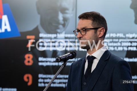  17.02.2023 WARSZAWA<br />
KONFERENCJA PRASOWA PRAWA I SPRAWIEDLIWOSCI<br />
12 PYTAN DO DONALDA TUSKA<br />
N/Z TOMASZ POREBA<br />
FOT. MARCIN BANASZKIEWICZ/FOTONEWS  