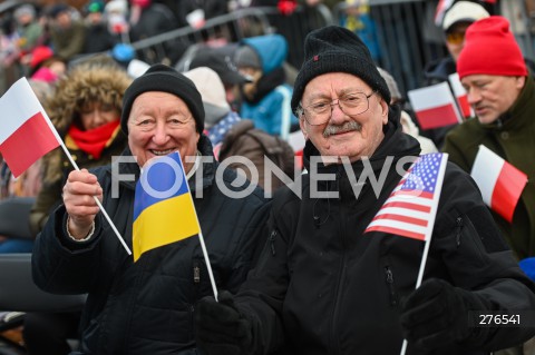  21.02.2023 WARSZAWA ( Warsaw - Poland ) <br />
<br />
WIZYTA PREZYDENTA USA JOE BIDENA W WARSZAWIE<br />
PRZEMOWIENIE W OGRODACH ZAMKU KROLEWSKIEGO W WARSZAWIE<br />
<br />
U.S. President Joe Biden's visit to Warsaw, Poland<br />
President Biden to Speak at the Gardens of the Royal Castle in Warsaw, Poland<br />
<br />
N/Z MIESZKANCY WARSZAWY W OCZEKIWANIU NA PRZEMOWIENIE PREZYDENTA USA <br />
<br />
 